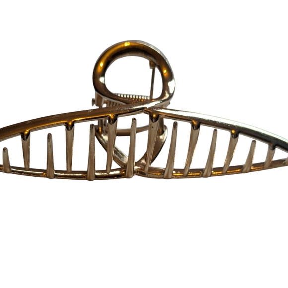 🍁 3/$15 Metal Claw Hair Clip - Picture 4 of 5